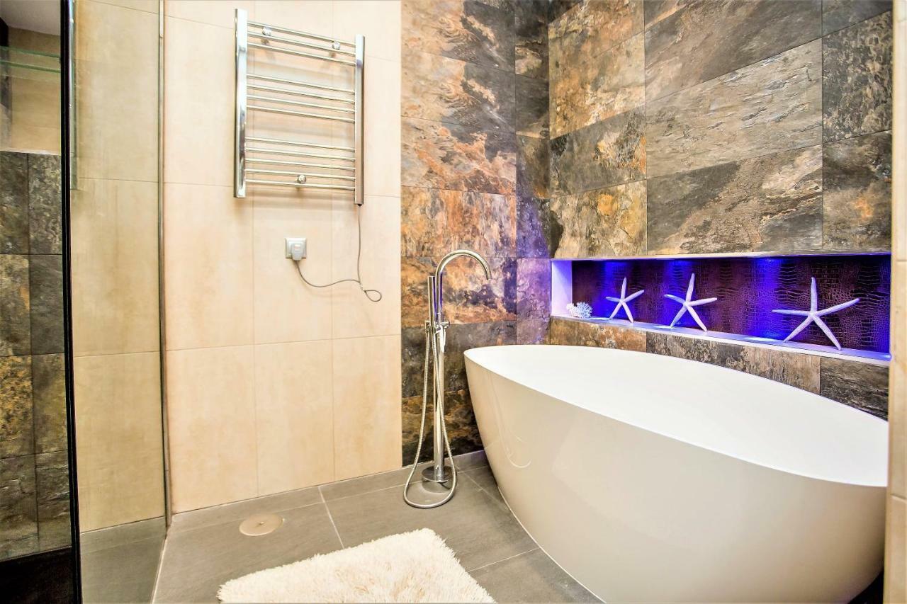 Luxury Villa With Swimming Pool And Jacuzzi Марбелья Екстер'єр фото