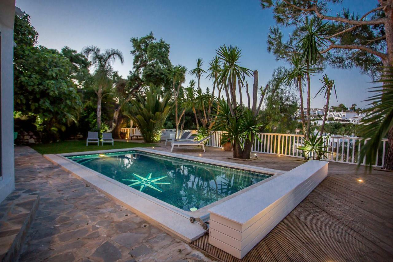 Luxury Villa With Swimming Pool And Jacuzzi Марбелья Екстер'єр фото